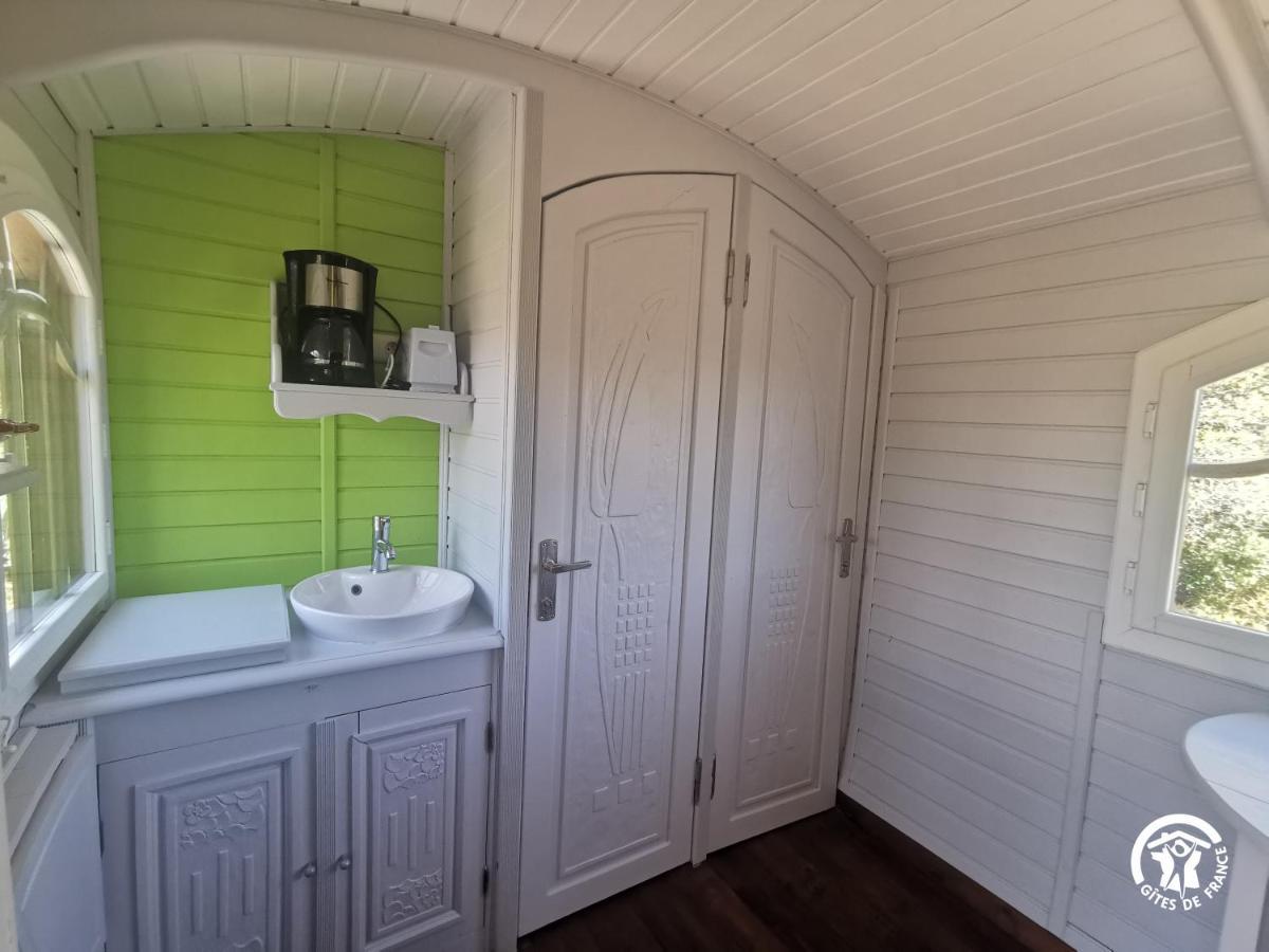 Les Hotes De La Combe Mouis Creissan Dış mekan fotoğraf