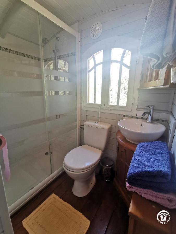 Les Hotes De La Combe Mouis Creissan Dış mekan fotoğraf