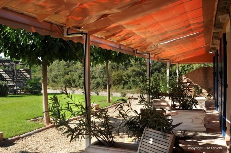 Les Hotes De La Combe Mouis Creissan Dış mekan fotoğraf