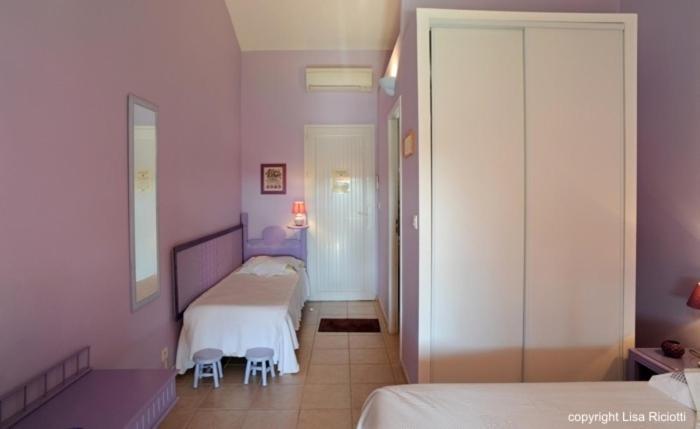 Les Hotes De La Combe Mouis Creissan Oda fotoğraf