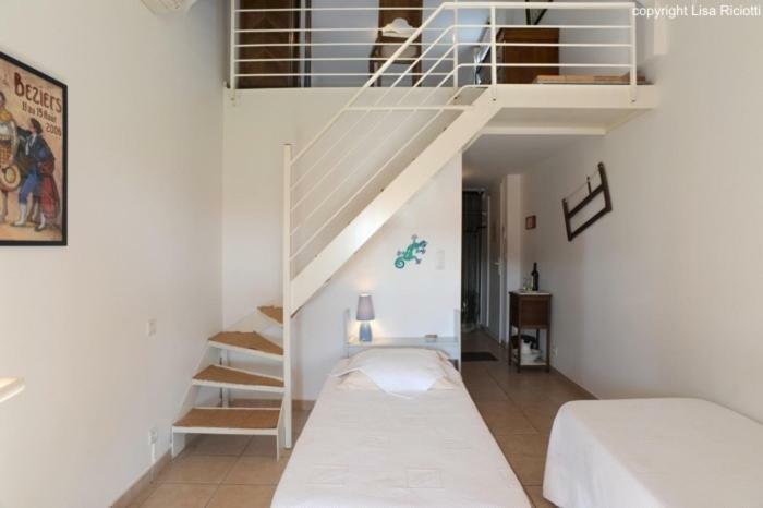 Les Hotes De La Combe Mouis Creissan Oda fotoğraf